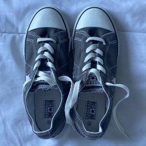 vintage rare low top converse with star details